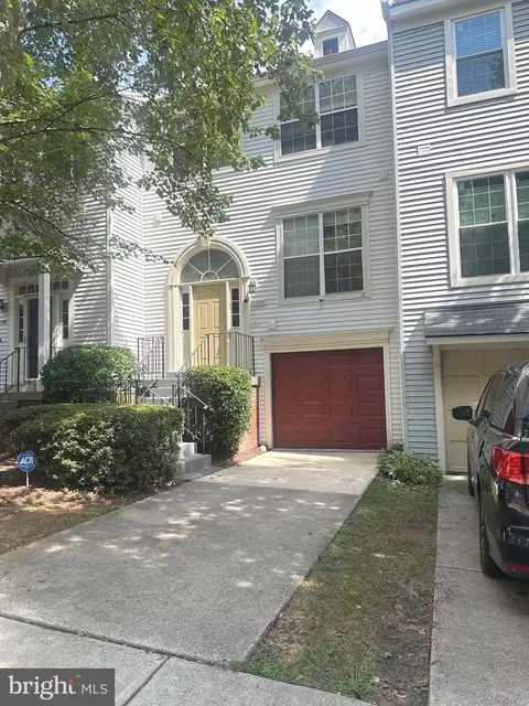12287 Wye Oak Commons Cir, Burke, VA 22015