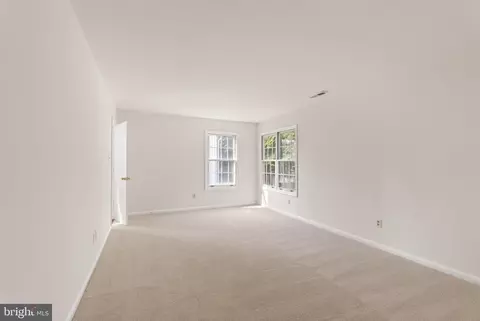 Living - 7508 Irene Ct, Springfield, VA 22153 photo 5 of 6