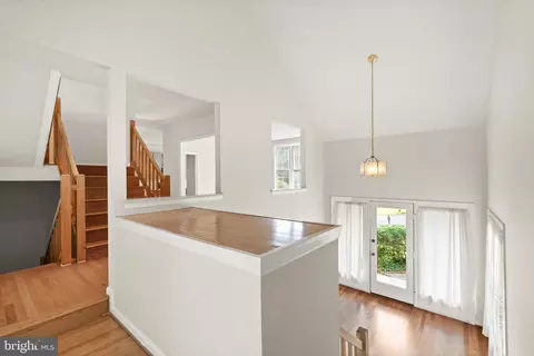 Entry Way - 7508 Irene Ct, Springfield, VA 22153 photo 3 of 8