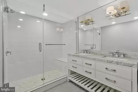 Bath - 6926 Tyndale St, Mclean, VA 22101 photo 1 of 3
