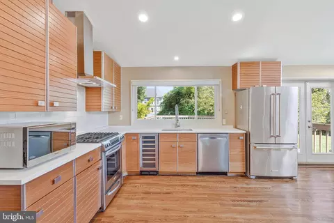Kitchen - 6926 Tyndale St, Mclean, VA 22101 photo 5 of 5
