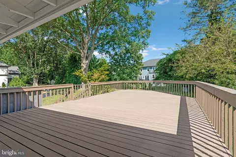 Exterior - 6926 Tyndale St, Mclean, VA 22101 photo 2 of 7