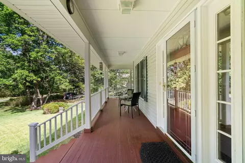 Exterior - 12517 Easter Ln, Fairfax, VA 22030 photo 4 of 17