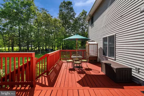 Exterior - 12517 Easter Ln, Fairfax, VA 22030 photo 10 of 17