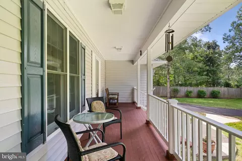 Exterior - 12517 Easter Ln, Fairfax, VA 22030 photo 5 of 17