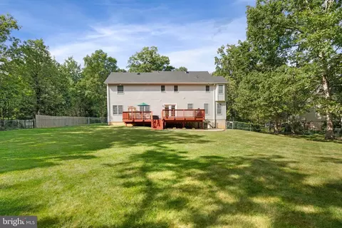 Exterior - 12517 Easter Ln, Fairfax, VA 22030 photo 12 of 17
