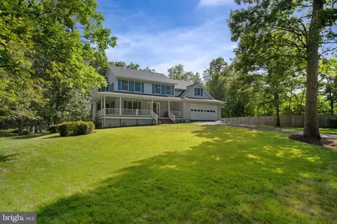 Exterior - 12517 Easter Ln, Fairfax, VA 22030 photo 16 of 17