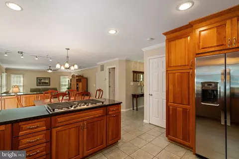 Kitchen - 12517 Easter Ln, Fairfax, VA 22030 photo 5 of 7