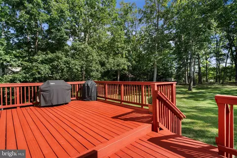 Exterior - 12517 Easter Ln, Fairfax, VA 22030 photo 9 of 17