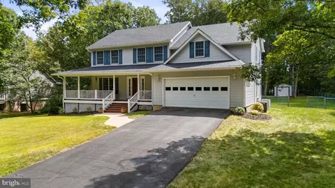 Exterior - 12517 Easter Ln, Fairfax, VA 22030 photo 2 of 17
