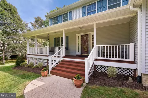 Exterior - 12517 Easter Ln, Fairfax, VA 22030 photo 3 of 17
