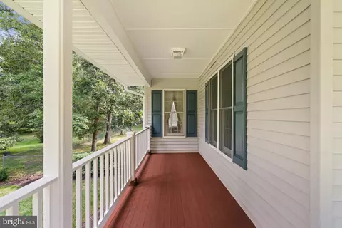 Exterior - 12517 Easter Ln, Fairfax, VA 22030 photo 6 of 17