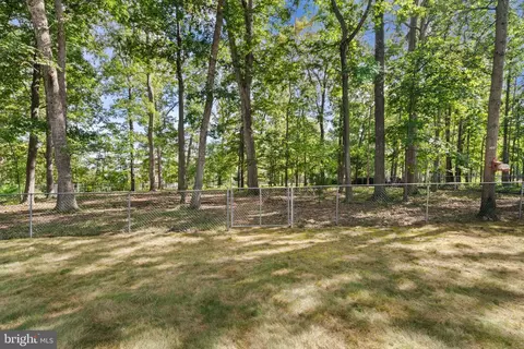 Exterior - 12517 Easter Ln, Fairfax, VA 22030 photo 15 of 17
