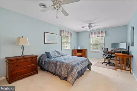 Bedroom - 12517 Easter Ln, Fairfax, VA 22030 photo 7 of 8