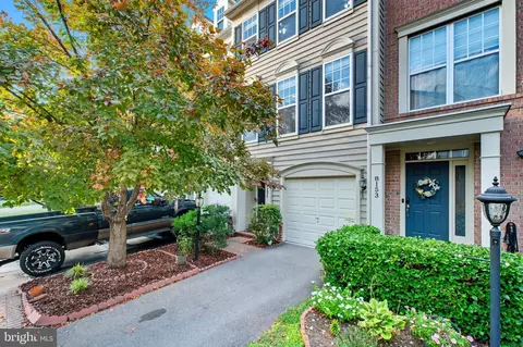 8151 Dove Cottage Ct, Lorton, VA 22079