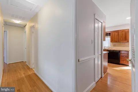 Entry Way - 8710 Whitson Ct, Springfield, VA 22153 photo 2 of 2