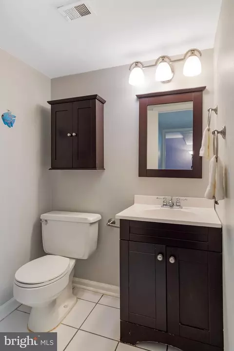 Bath - 8710 Whitson Ct, Springfield, VA 22153 photo 6 of 6