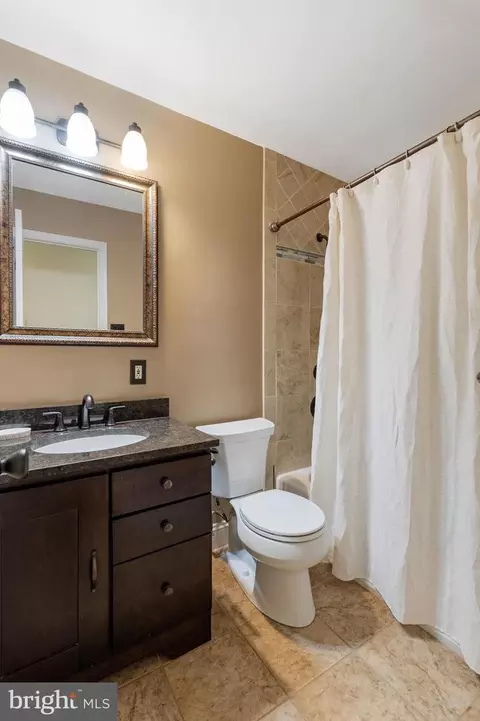 Bath - 8710 Whitson Ct, Springfield, VA 22153 photo 5 of 6