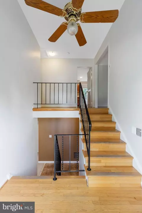 Entry Way - 8710 Whitson Ct, Springfield, VA 22153 photo 1 of 2