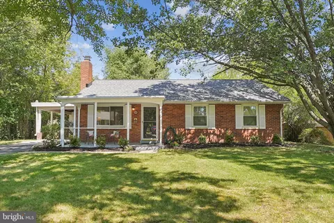 6206 Yosemite Dr, Alexandria, VA 22312