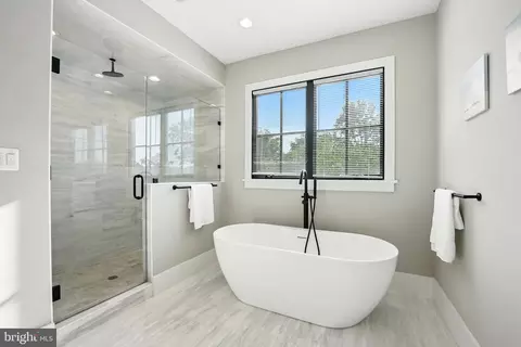 Bath - 1623 Dempsey St, Mclean, VA 22101 photo 2 of 9