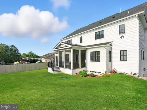 Exterior - 1623 Dempsey St, Mclean, VA 22101 photo 5 of 7