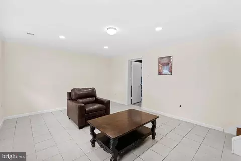 Living - 6313 Bardu Ave, Springfield, VA 22152 photo 5 of 6