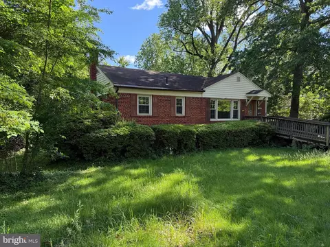 7428 Nigh Rd, Falls Church, VA 22043