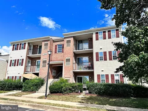 14800 Rydell Rd #302, Centreville, VA 20121