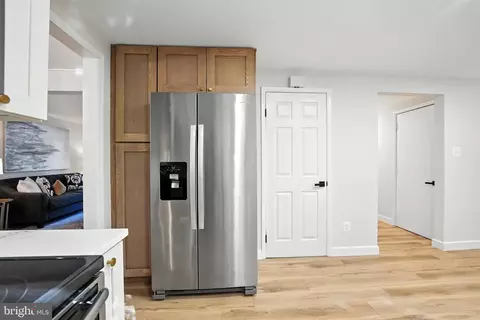 Entry Way - 12817 Framingham Ct, Herndon, VA 20171 photo 2 of 2