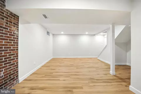 Living - 12817 Framingham Ct, Herndon, VA 20171 photo 4 of 4