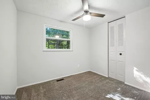 Bedroom - 12817 Framingham Ct, Herndon, VA 20171 photo 4 of 4