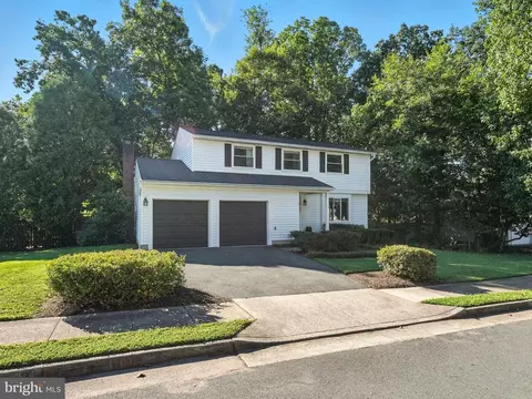 Exterior - 12817 Framingham Ct, Herndon, VA 20171 photo 1 of 6