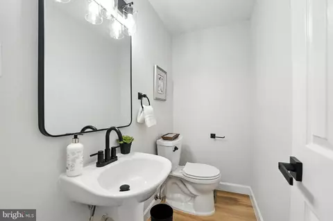 Bath - 12817 Framingham Ct, Herndon, VA 20171 photo 1 of 5