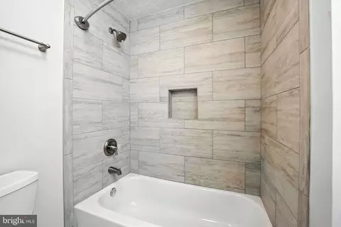 Bath - 12817 Framingham Ct, Herndon, VA 20171 photo 5 of 5