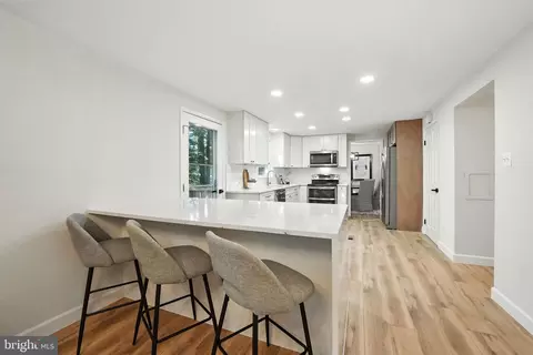Kitchen - 12817 Framingham Ct, Herndon, VA 20171 photo 6 of 6
