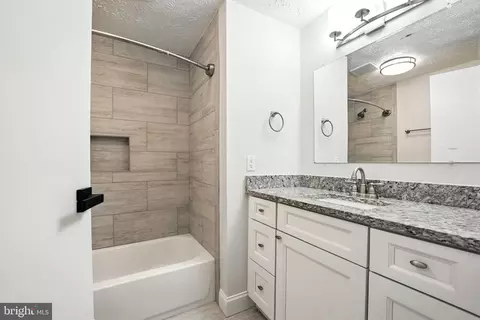 Bath - 12817 Framingham Ct, Herndon, VA 20171 photo 4 of 5