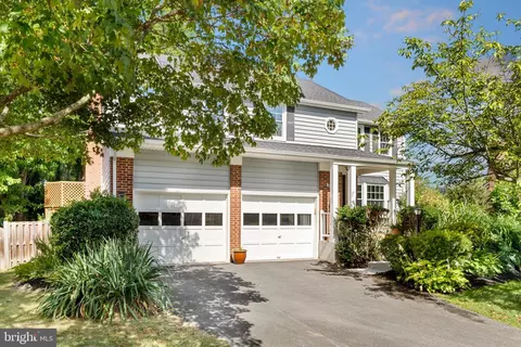 6616 Rockland Dr, Clifton, VA 20124