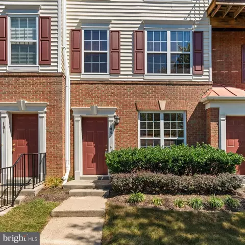 2497 Angeline Dr #104, Herndon, VA 20171