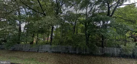 6821 Ridgeway Dr, Springfield, VA 22150 photo 2