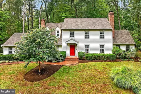 11533 Clara Barton Dr, Fairfax Station, VA 22039