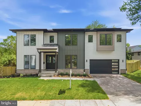 402 Marshall Rd SW, Vienna, VA 22180