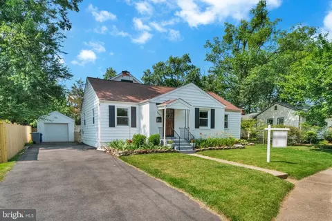 5402 S 12th St S, Arlington, VA 22204