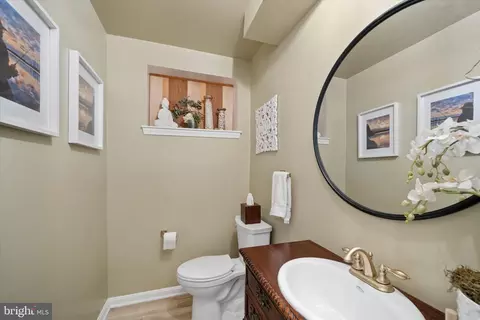 8121 Truro Ct, Springfield, VA 22152 photo 12