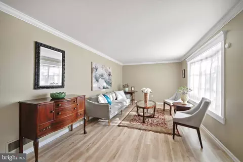 8121 Truro Ct, Springfield, VA 22152 photo 3