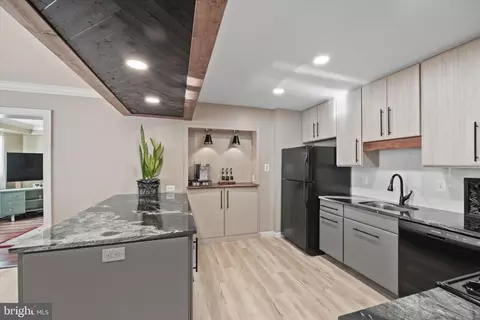 8121 Truro Ct, Springfield, VA 22152 photo 7
