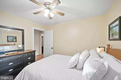 8121 Truro Ct, Springfield, VA 22152 photo 29