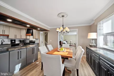 8121 Truro Ct, Springfield, VA 22152 photo 9