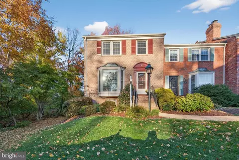 153 E Street St NE, Vienna, VA 22180
