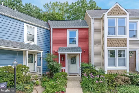 11269 Silentwood Ln, Reston, VA 20191